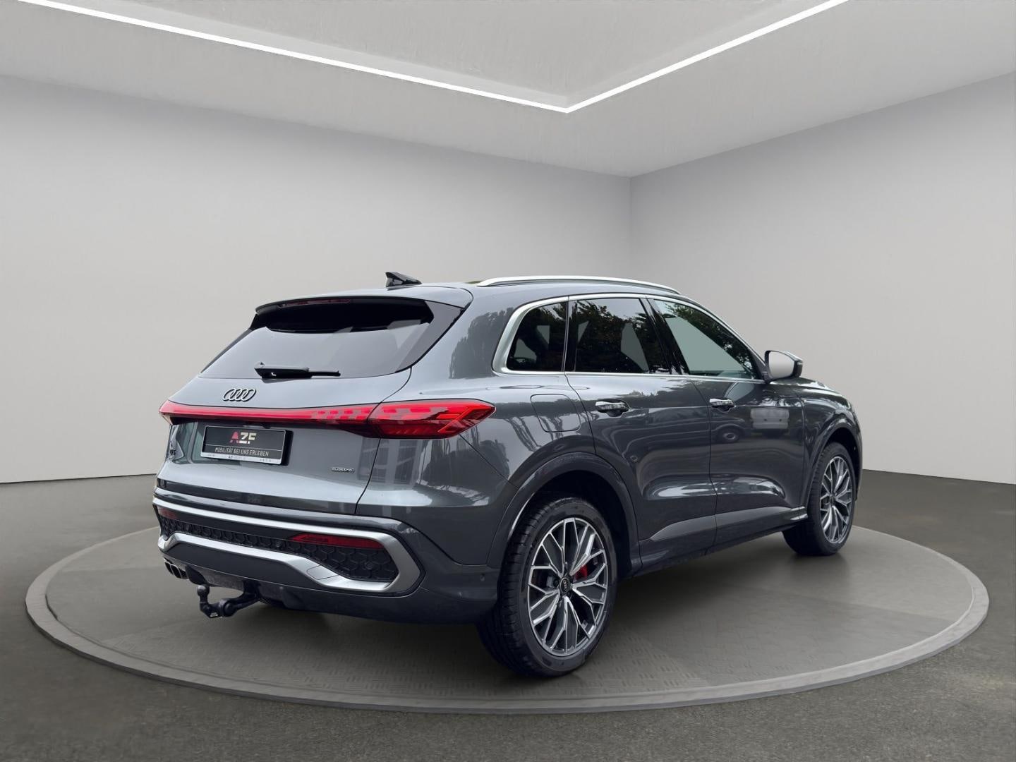 Bild über Audi Q5 SUV TDI quattro 220 kW S tronic - für weitere Informationen kontaktieren Sie den Audi Partner