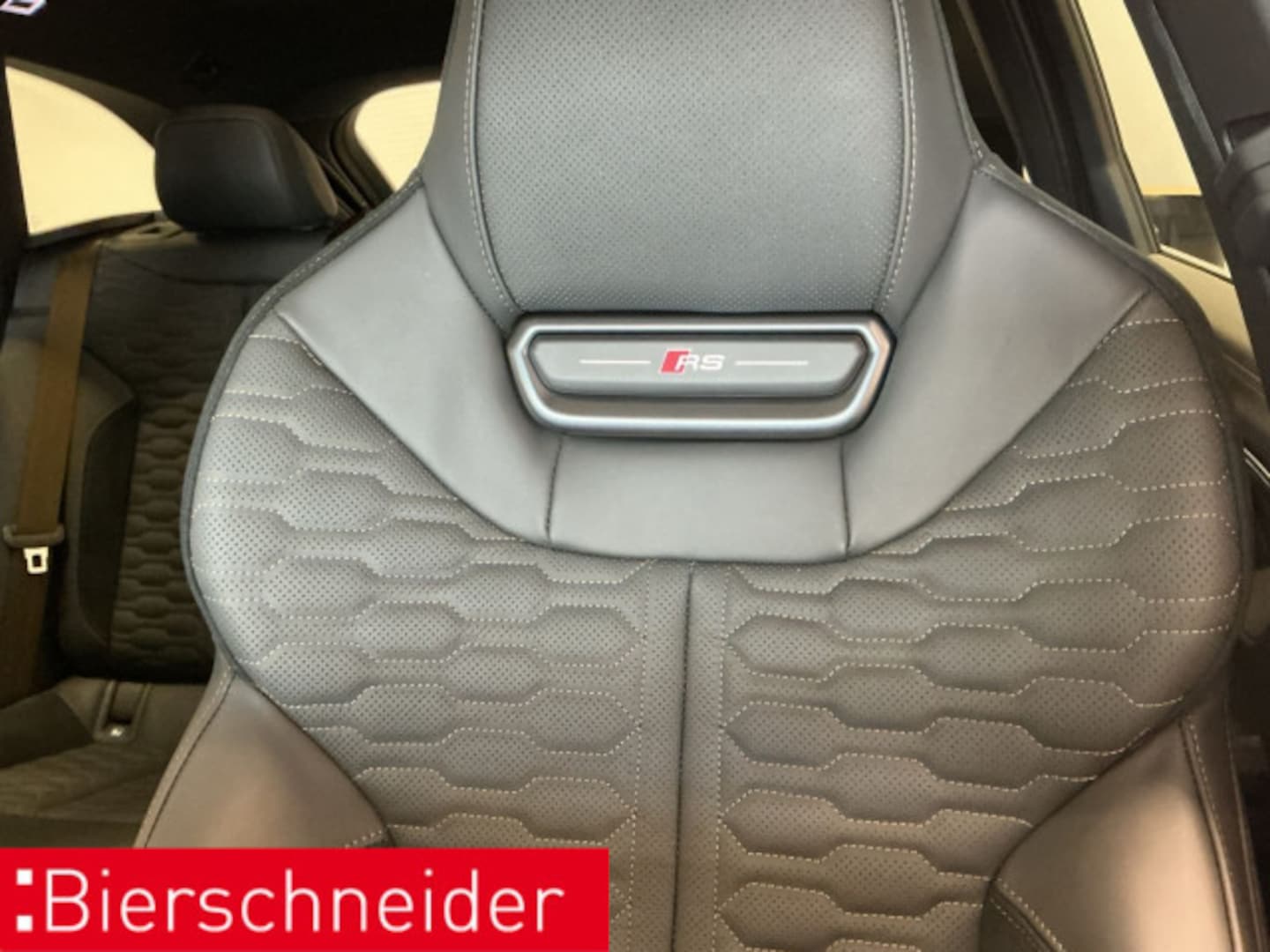Bild über Audi RS 5 Avant quattro 470 kW tiptronic - für weitere Informationen kontaktieren Sie den Audi Partner