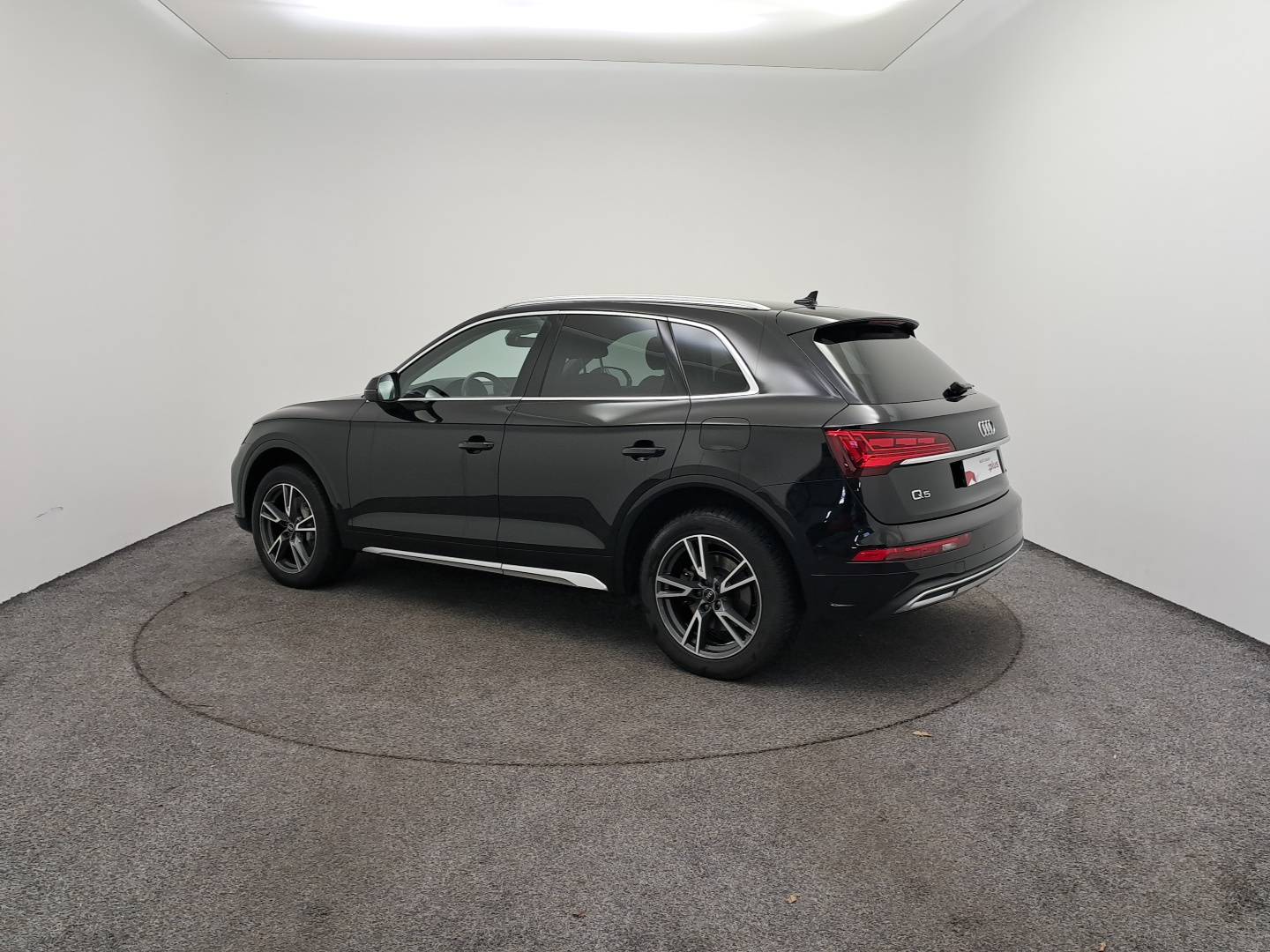 Image about Audi Q5 TFSI e Avus 50 TFSI e quattro 220 kW (299 ch) S tronic