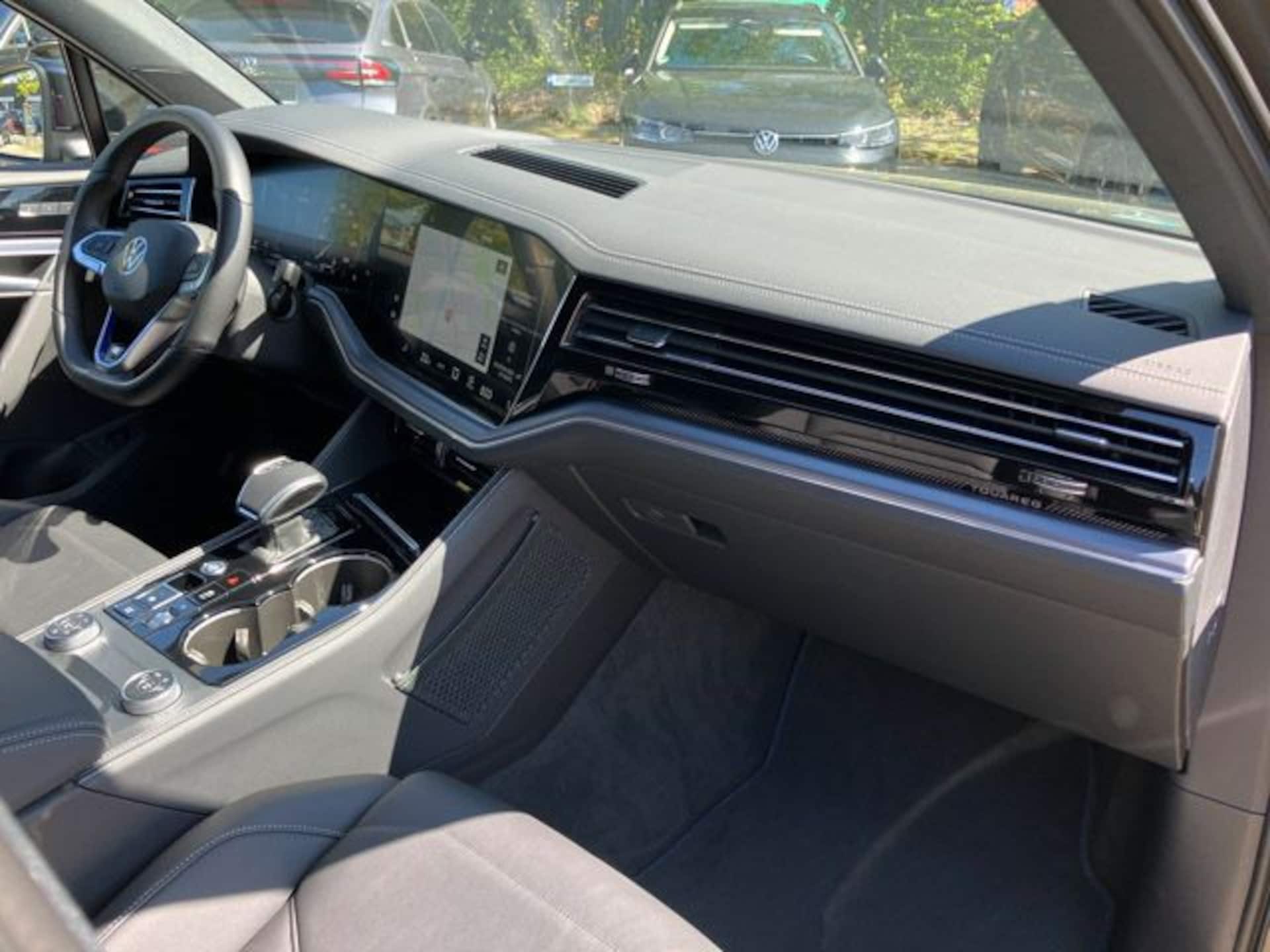 Volkswagen Touareg R