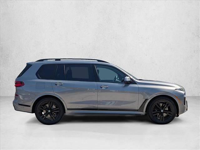 2023 BMW X7