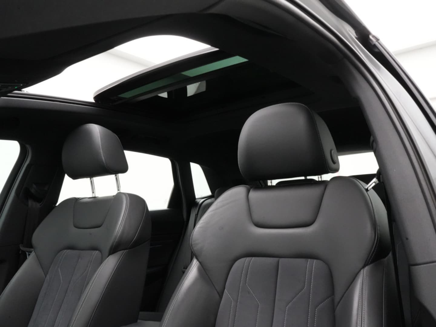 Bild über Audi Q8 e-tron S line 50 e-tron quattro - für weitere Informationen kontaktieren Sie den Audi Partner