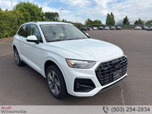 2024 Audi Q5 40 Premium Plus's photo