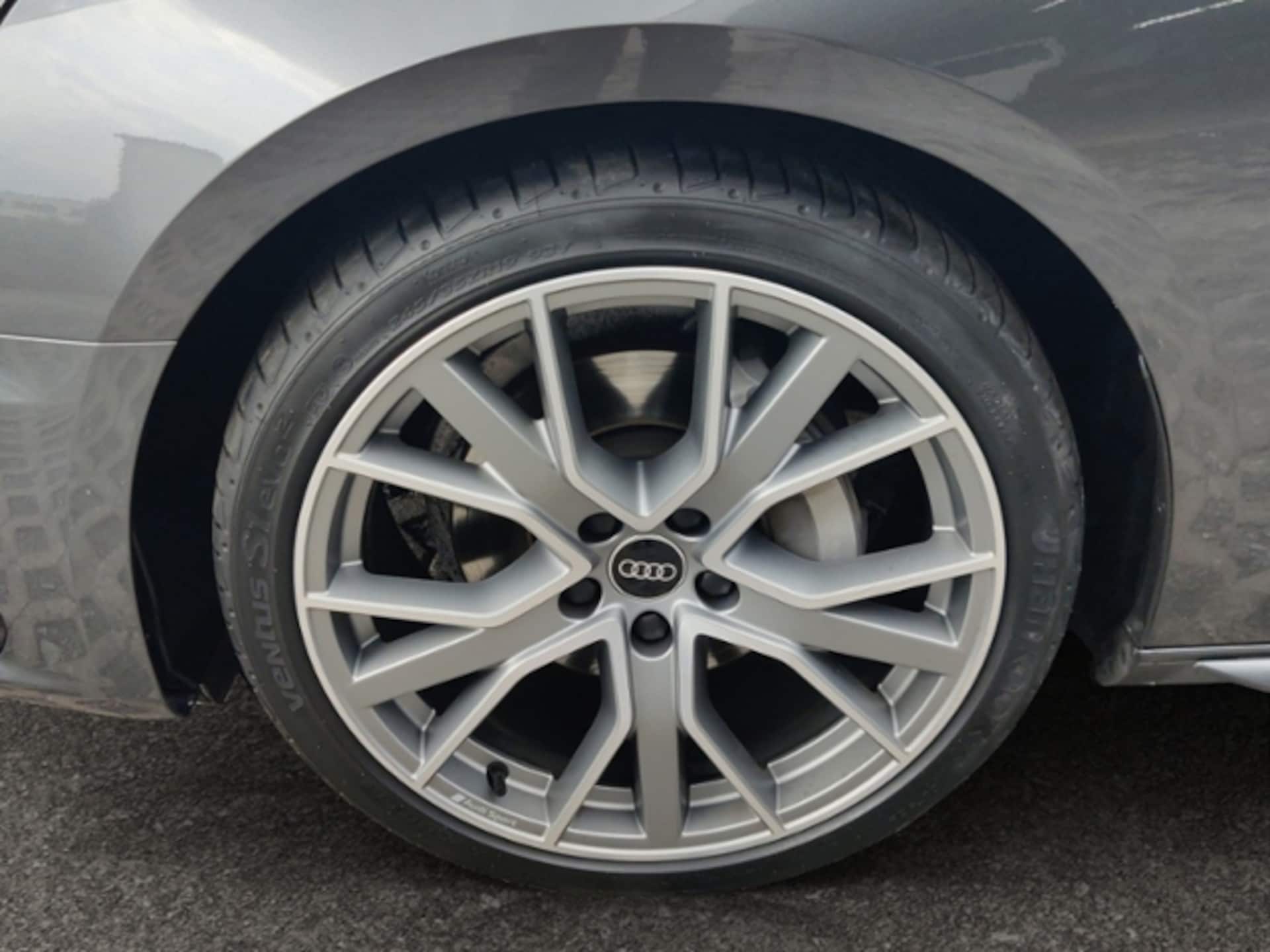 Audi A4 Avant S line