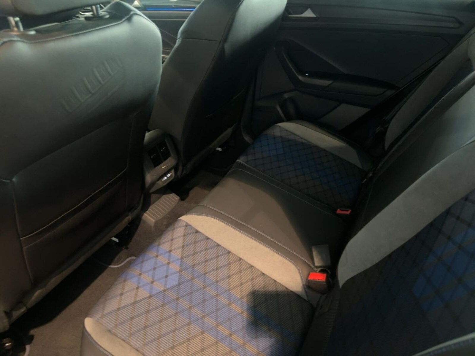 Volkswagen T-Roc – Bild 8