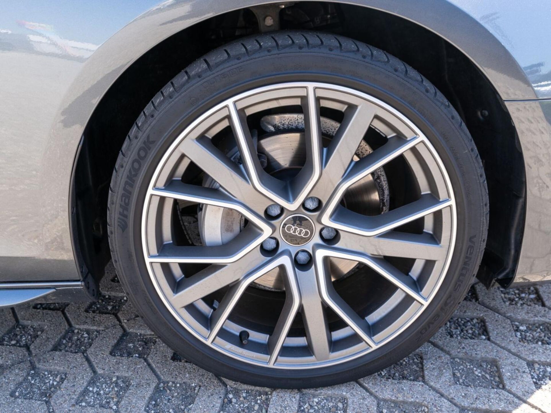 Audi A4 Avant S line