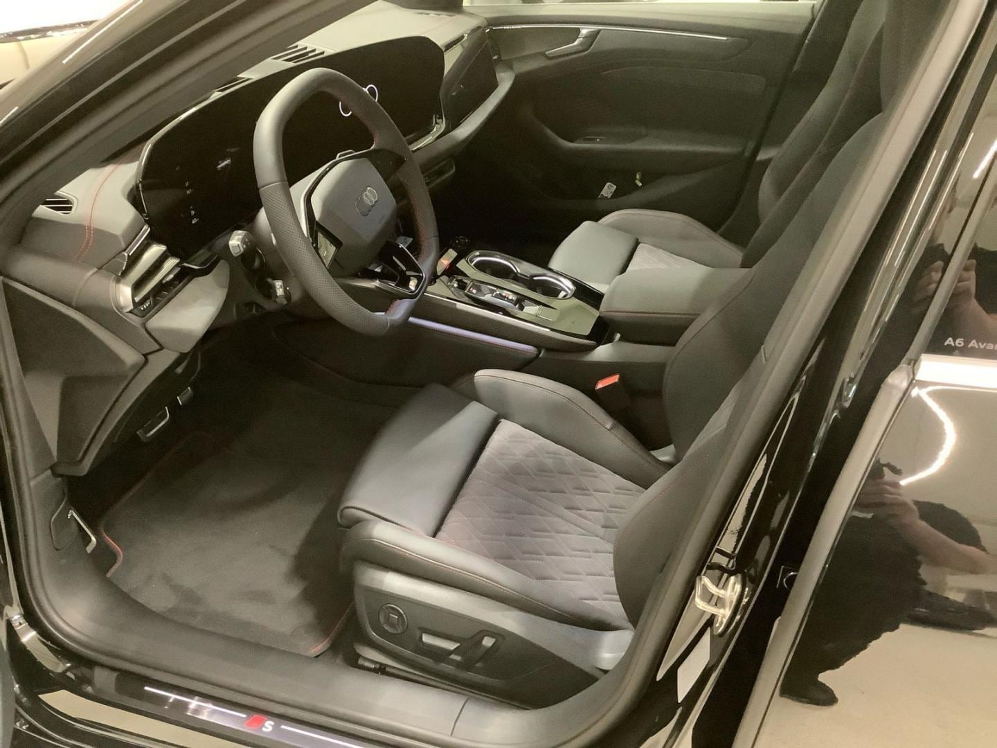 Bild über Audi A6 Avant TFSI quattro 270 kW S tronic - für weitere Informationen kontaktieren Sie den Audi Partner