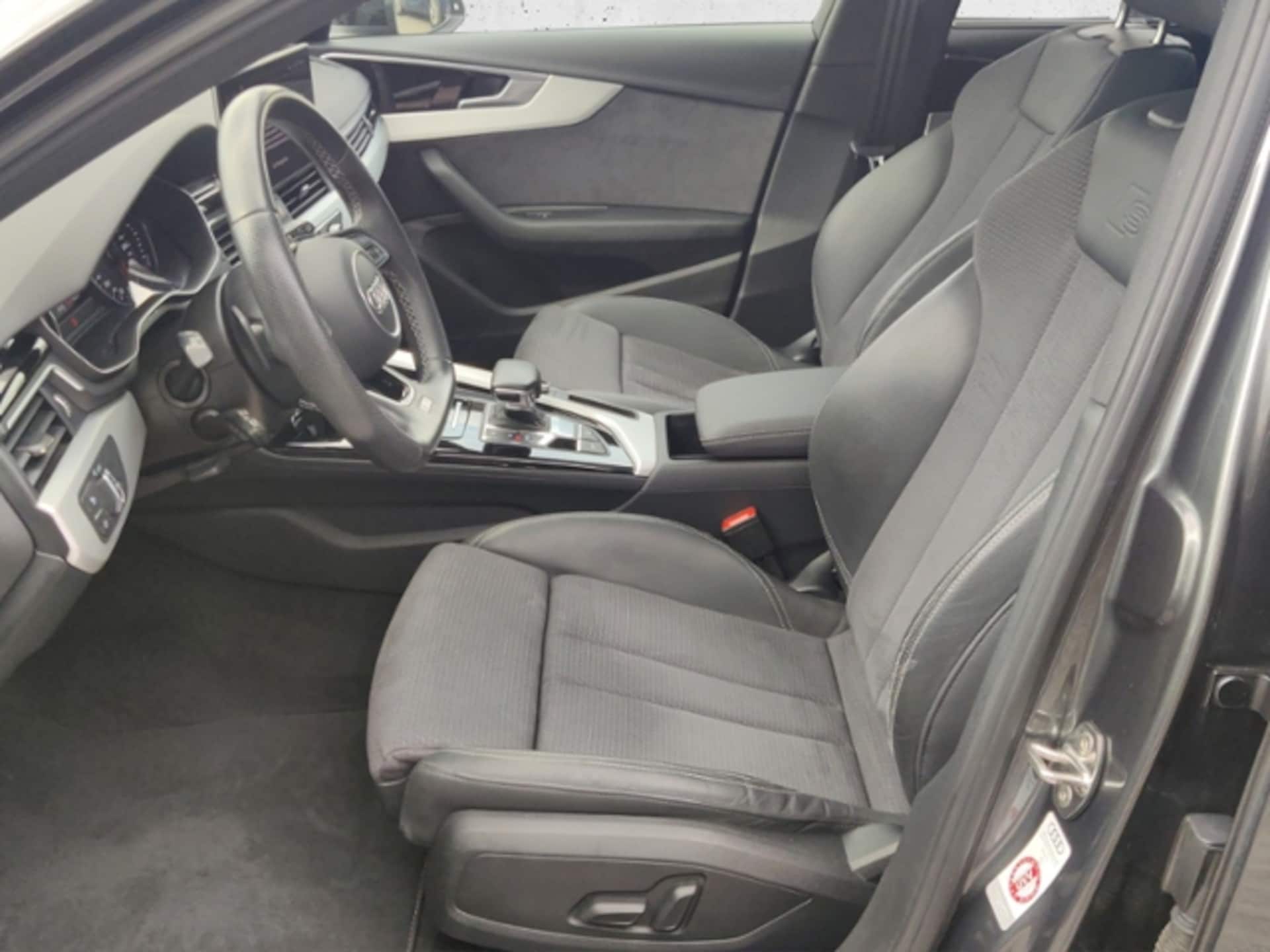 Audi A4 Avant S line