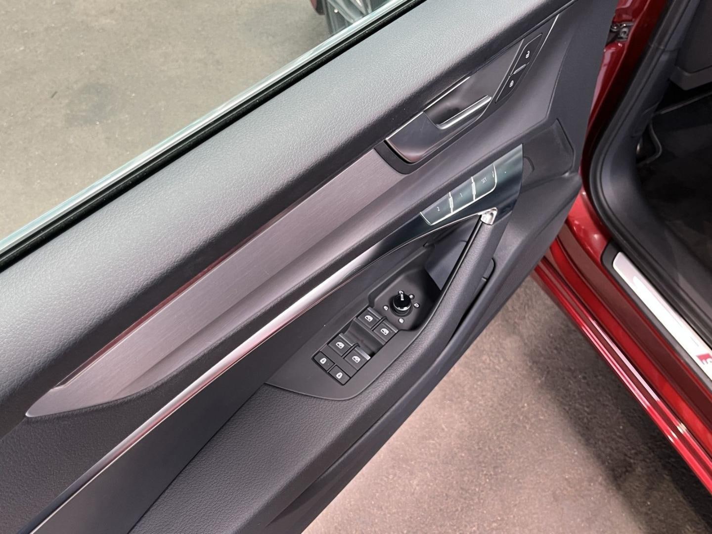 Bild über Audi S6 Avant TDI quattro tiptronic - für weitere Informationen kontaktieren Sie den Audi Partner