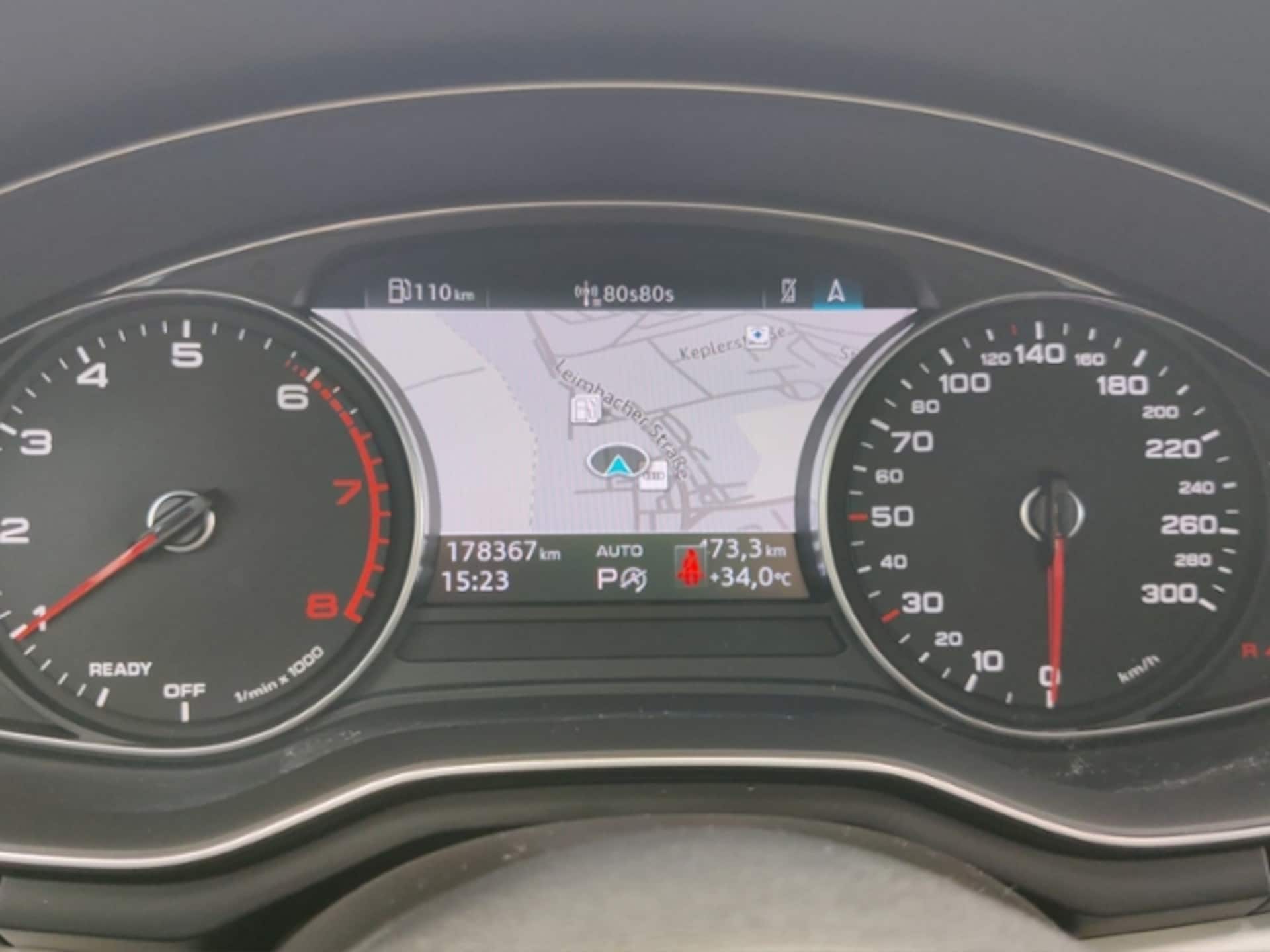 Audi A4 Avant S line