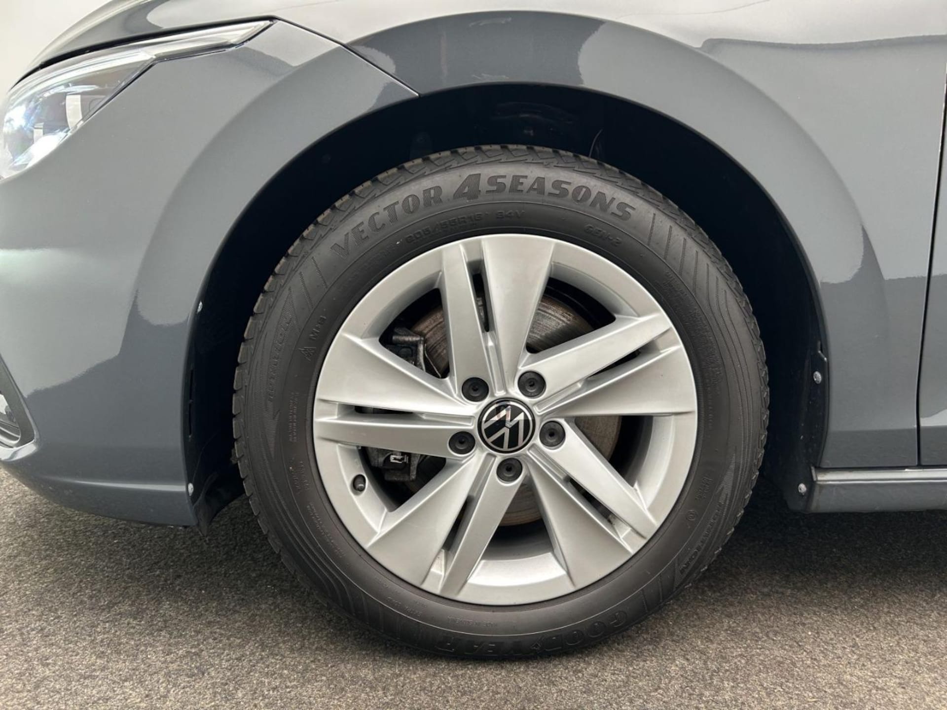 Volkswagen Golf Life