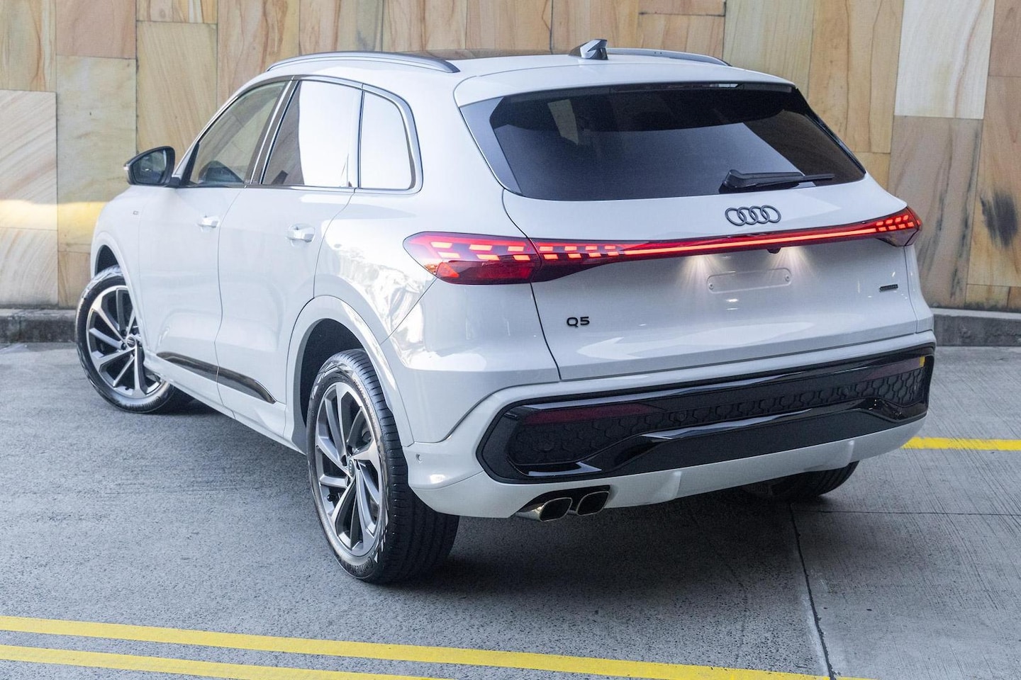 Image about Audi Q5 SUV TDI quattro 150 kW sport