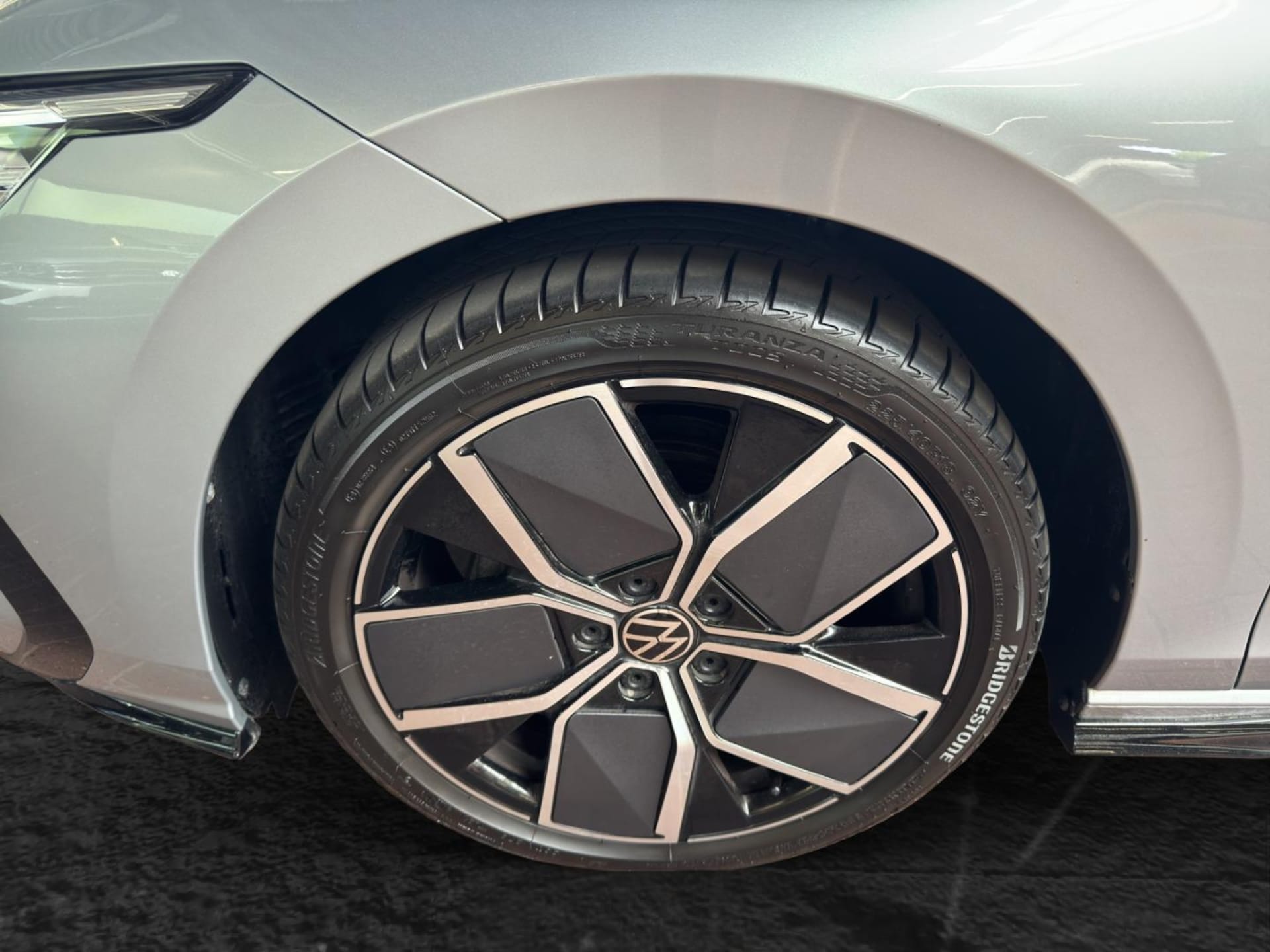 Volkswagen Golf R-Line
