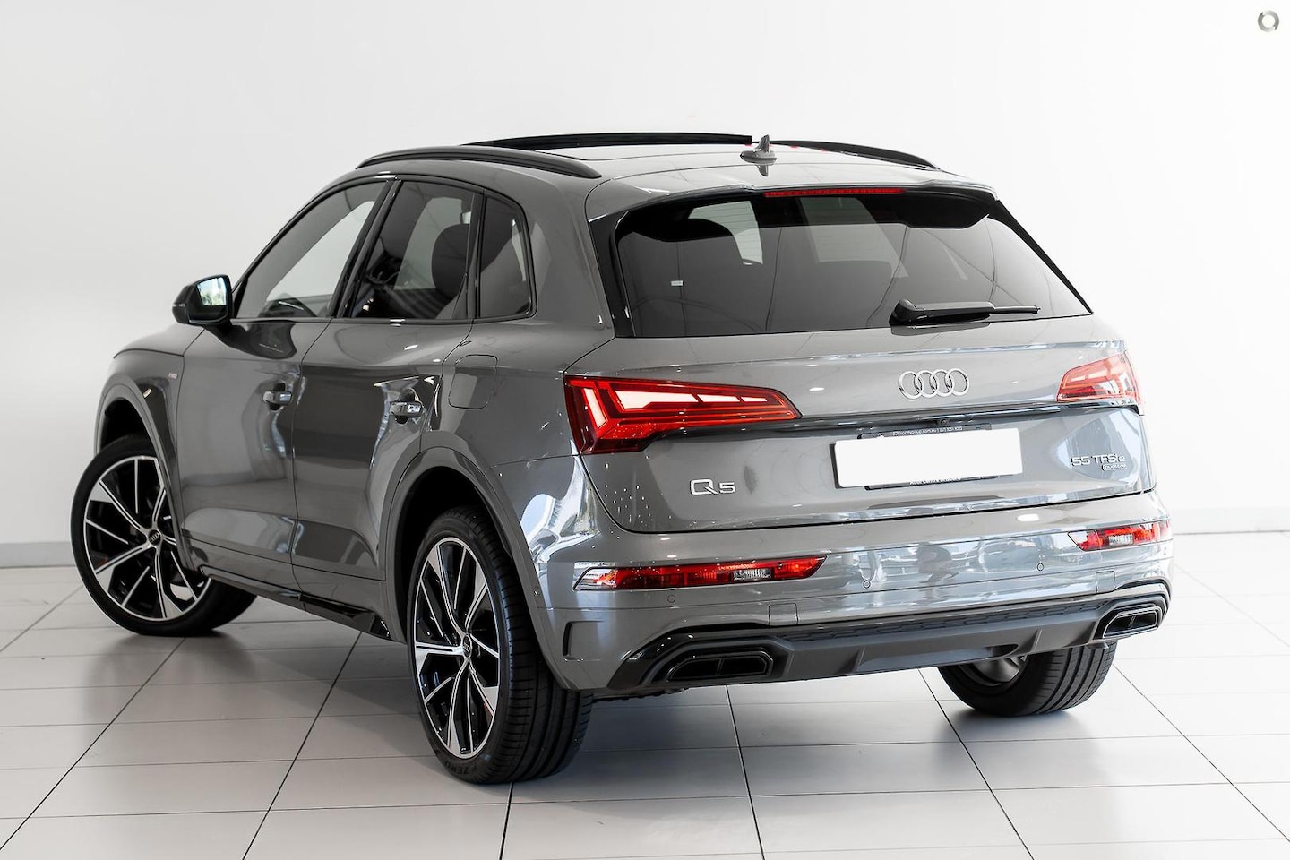Image about Audi Q5 TFSI e S line 55 TFSI e quattro S tronic