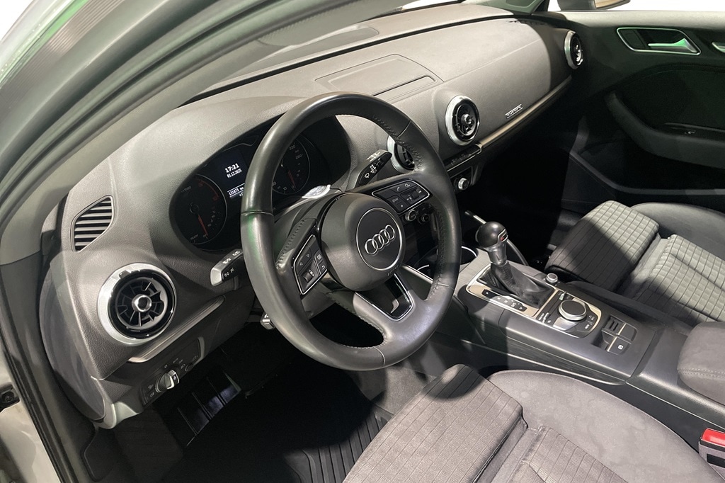 Bild som visar Audi A3 Sportback A3 Sportback 2.0 TDI quattro Proline Sport 184 hk S tronic - för mer information kontakta din Audi Partner