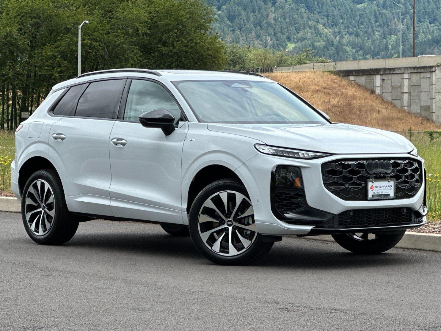 2026 Audi Q3 S line quattro's photo