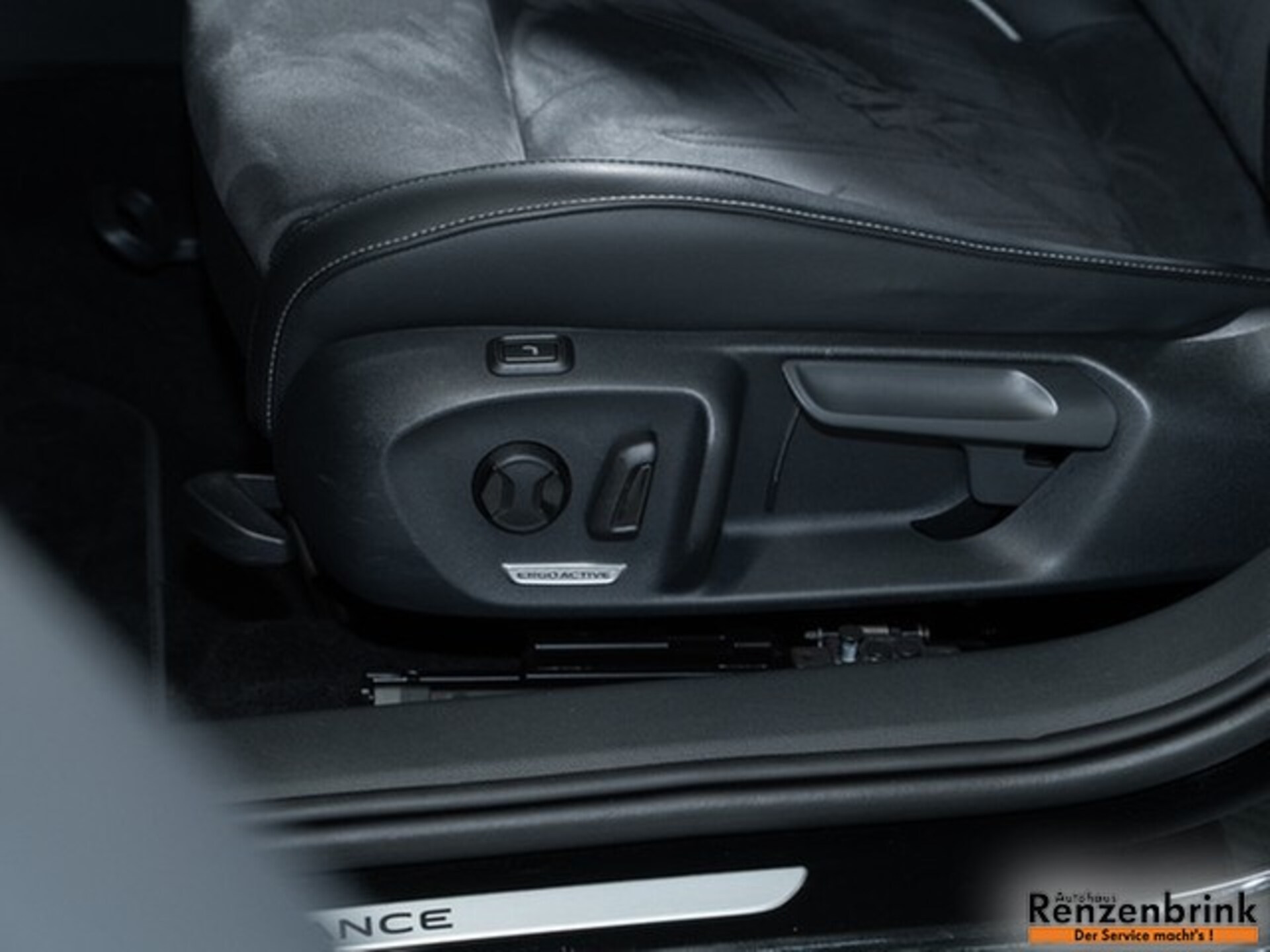 Volkswagen Passat Elegance