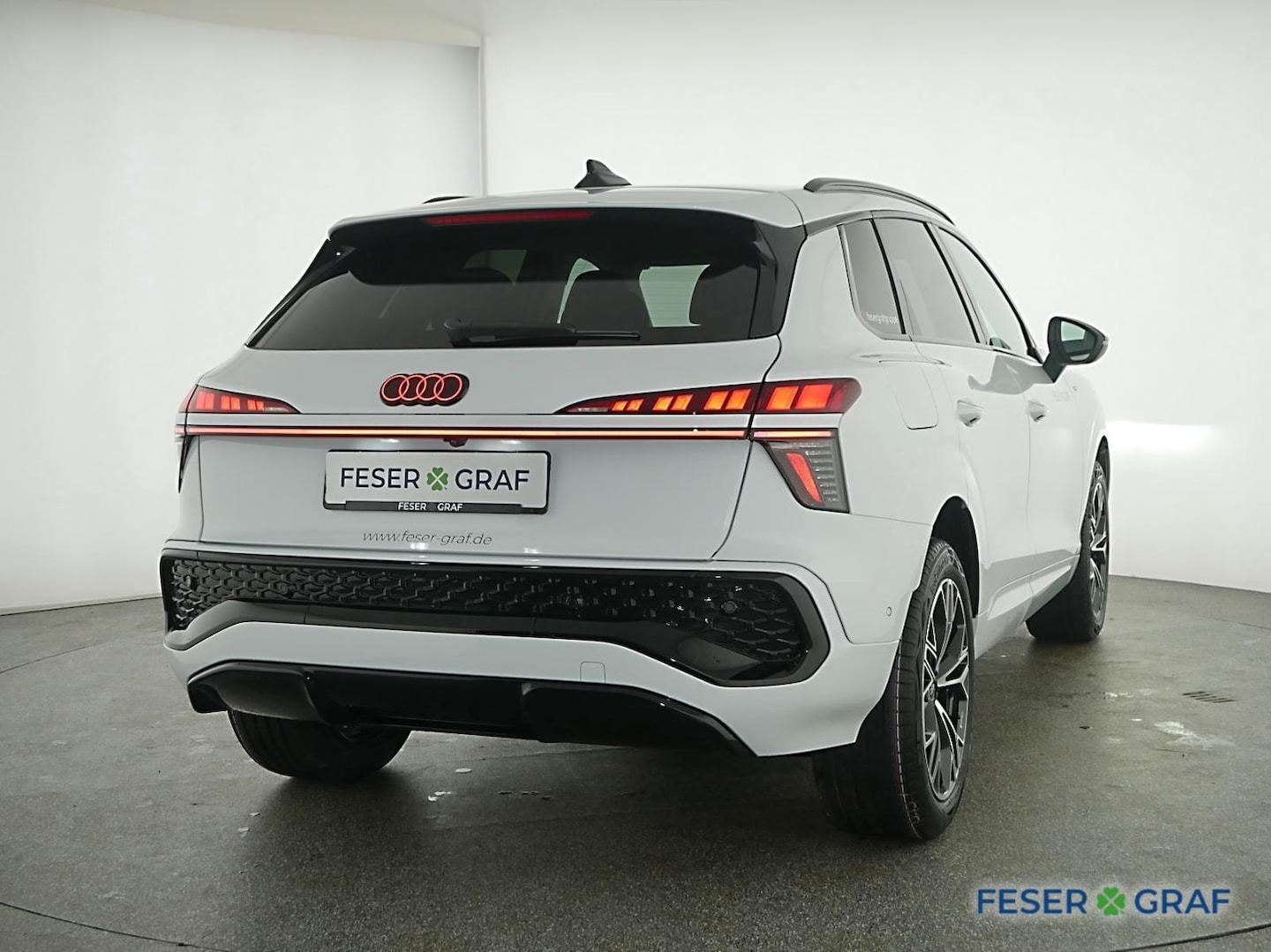 Bild über Audi Q3 SUV TFSI 110 kW S tronic - für weitere Informationen kontaktieren Sie den Audi Partner