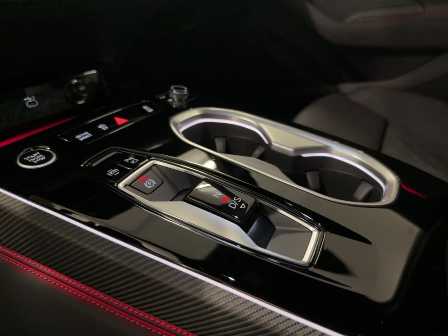 Bild über Audi A6 Limousine e-hybrid edition one e-hybrid quattro 220 kW S tronic - für weitere Informationen kontaktieren Sie den Audi Partner