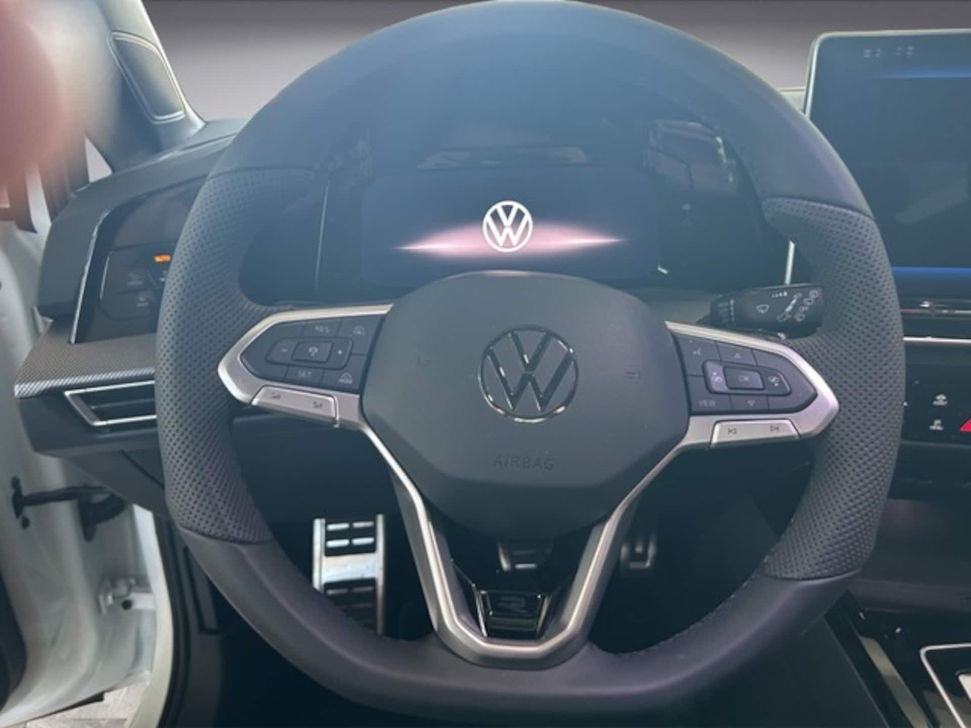Volkswagen Golf R-Line
