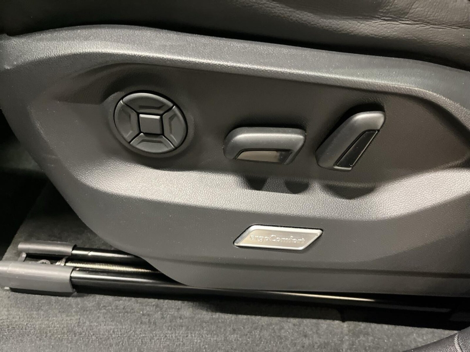 Volkswagen Touareg – Bild 14