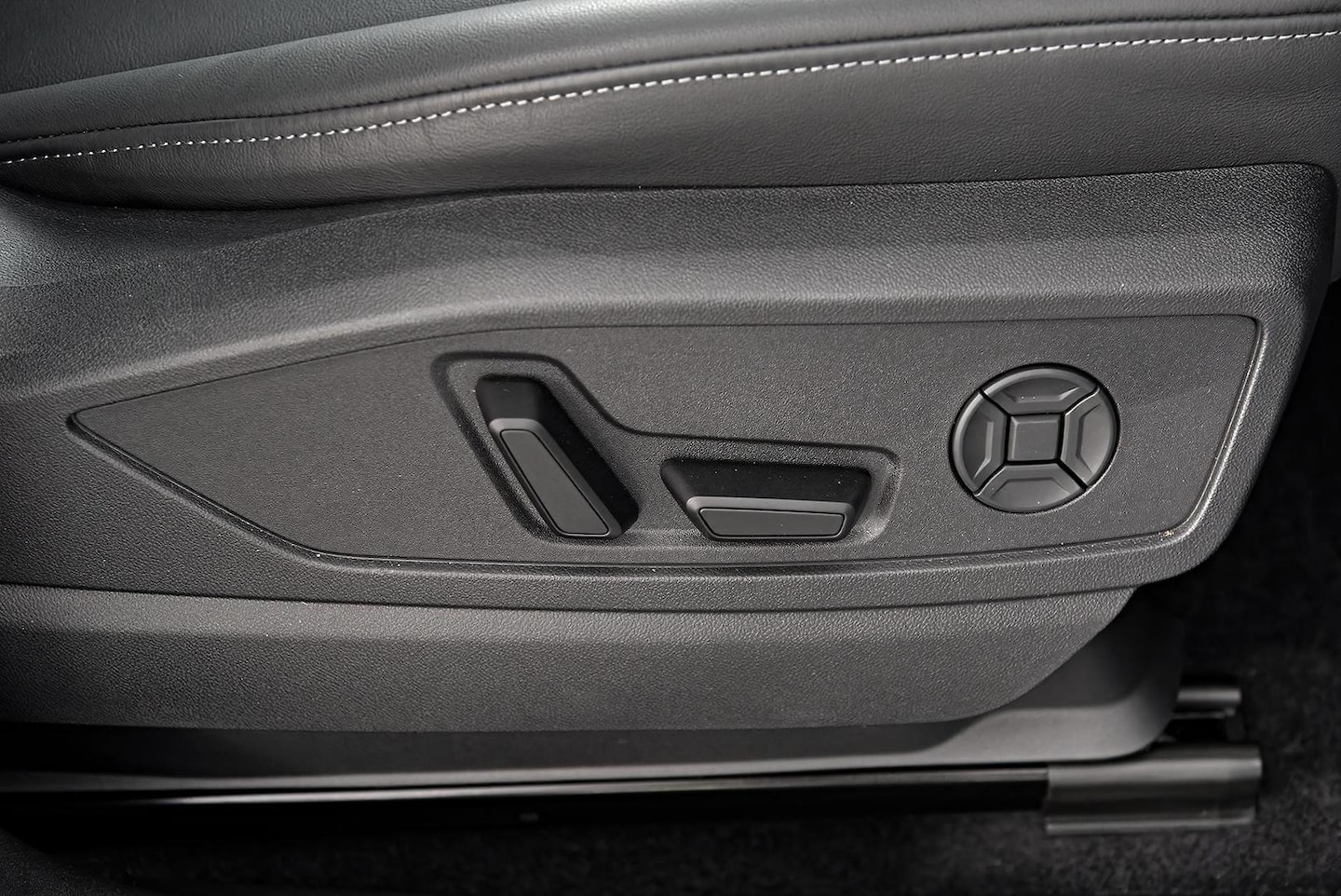 Image about Audi Q5 SUV TDI quattro 150 kW