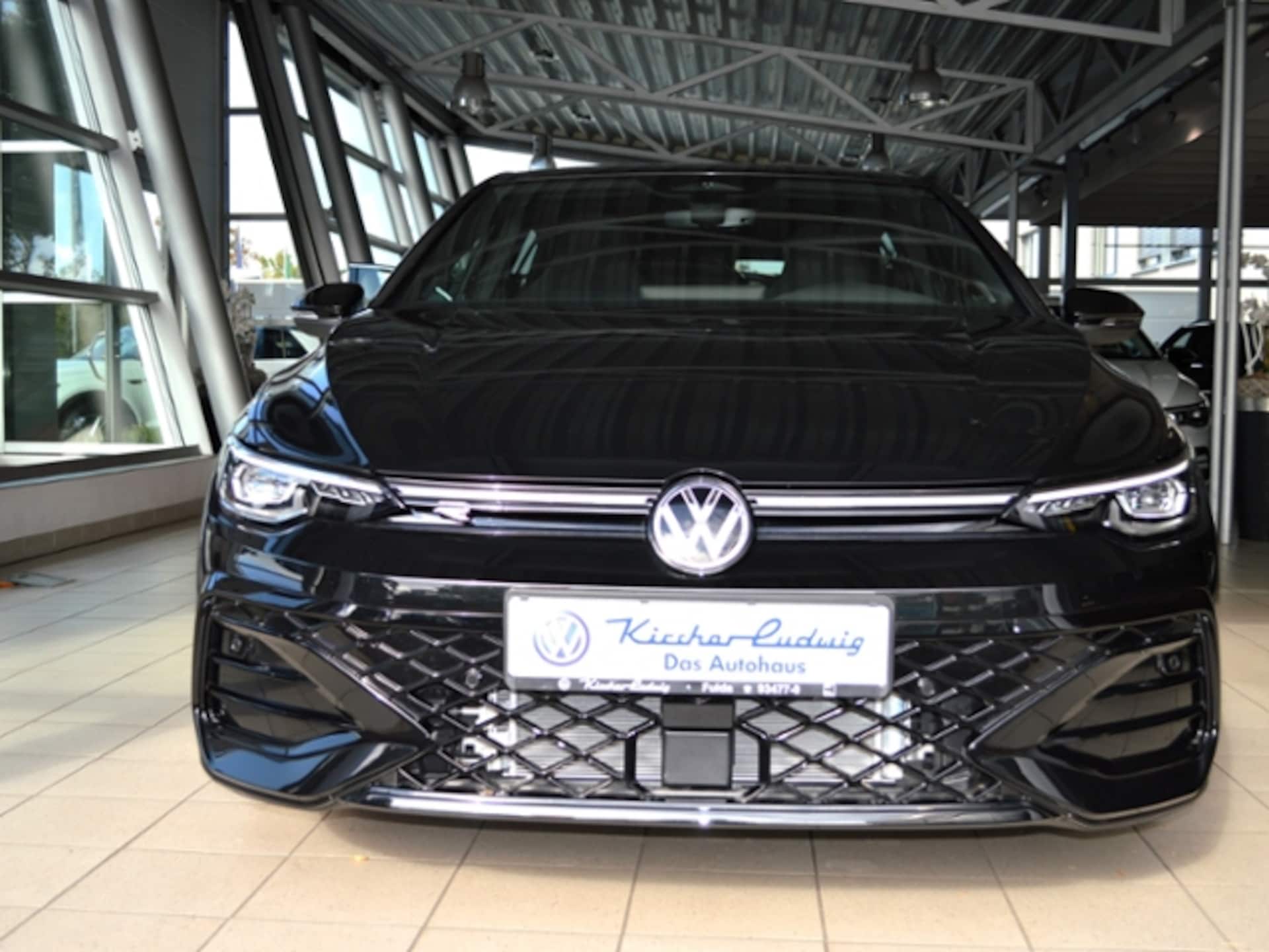 Volkswagen Golf R-Line