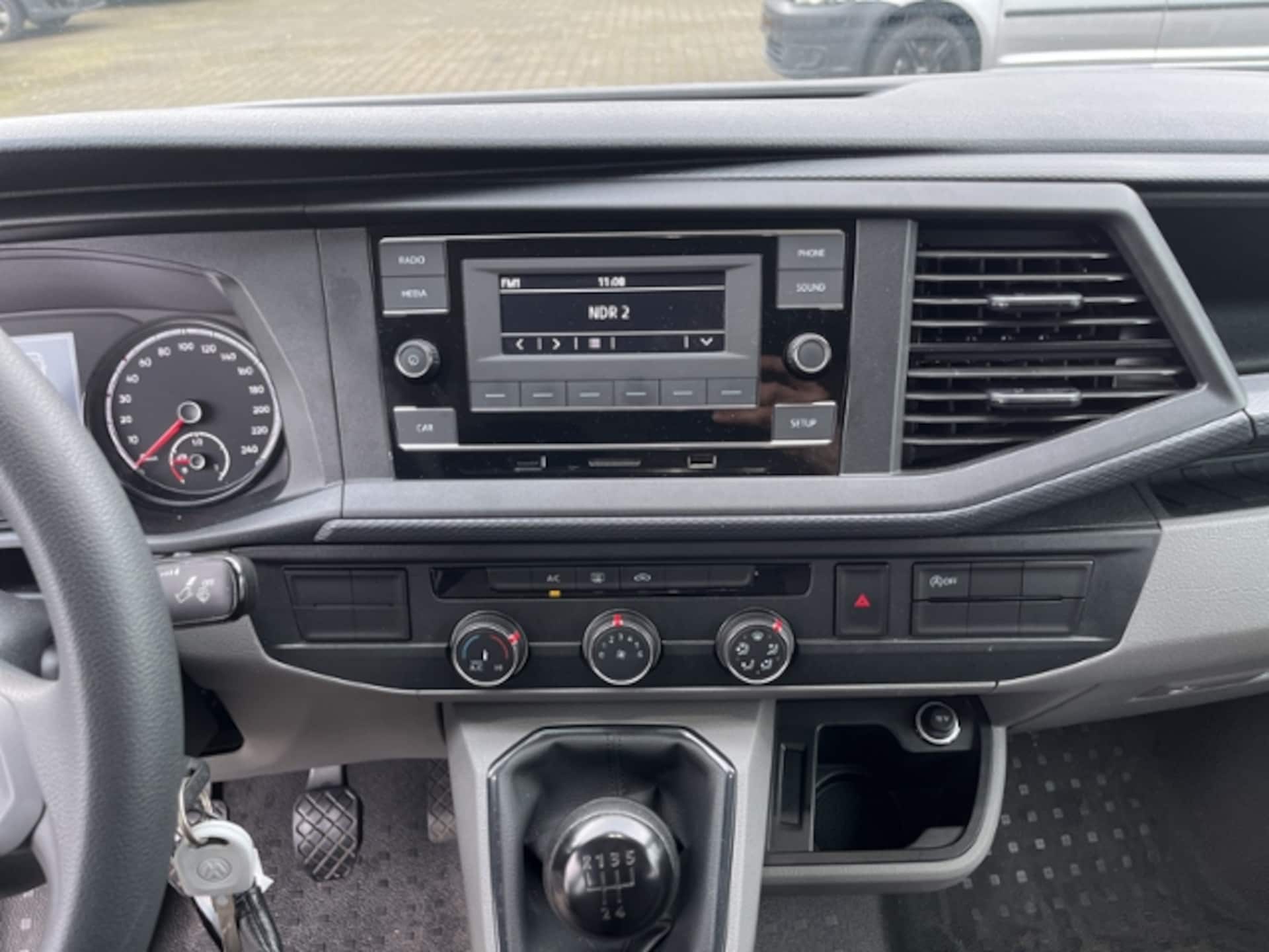 Volkswagen T6.1 Transporter Kombi langer Radstand