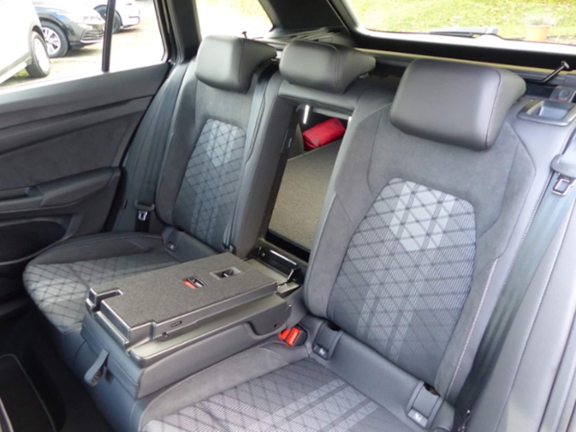 Volkswagen Golf Variant R-Line