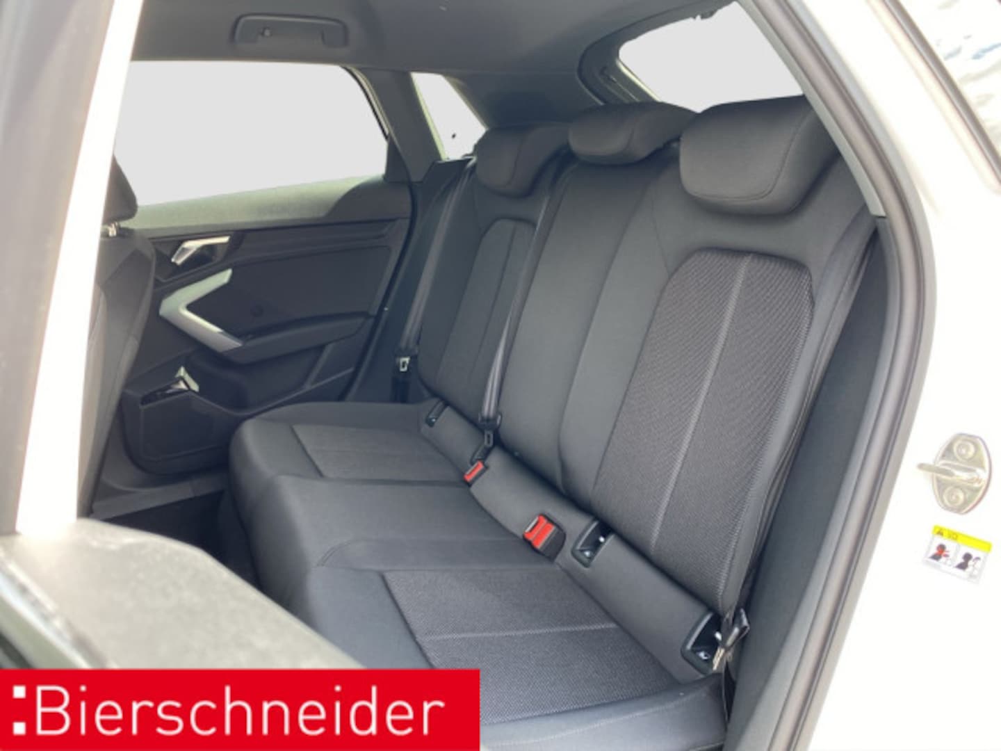 Bild über Audi A3 Sportback 30 TFSI S tronic - für weitere Informationen kontaktieren Sie den Audi Partner