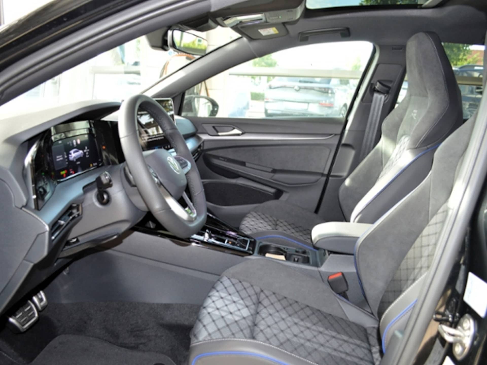 Volkswagen Golf R-Line