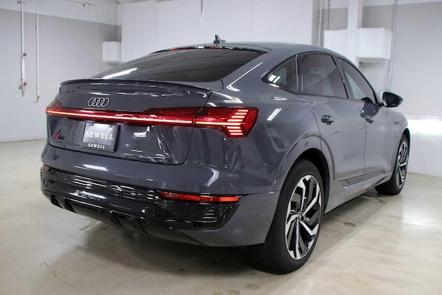 2024 Audi Q8 Sportback e-tron
