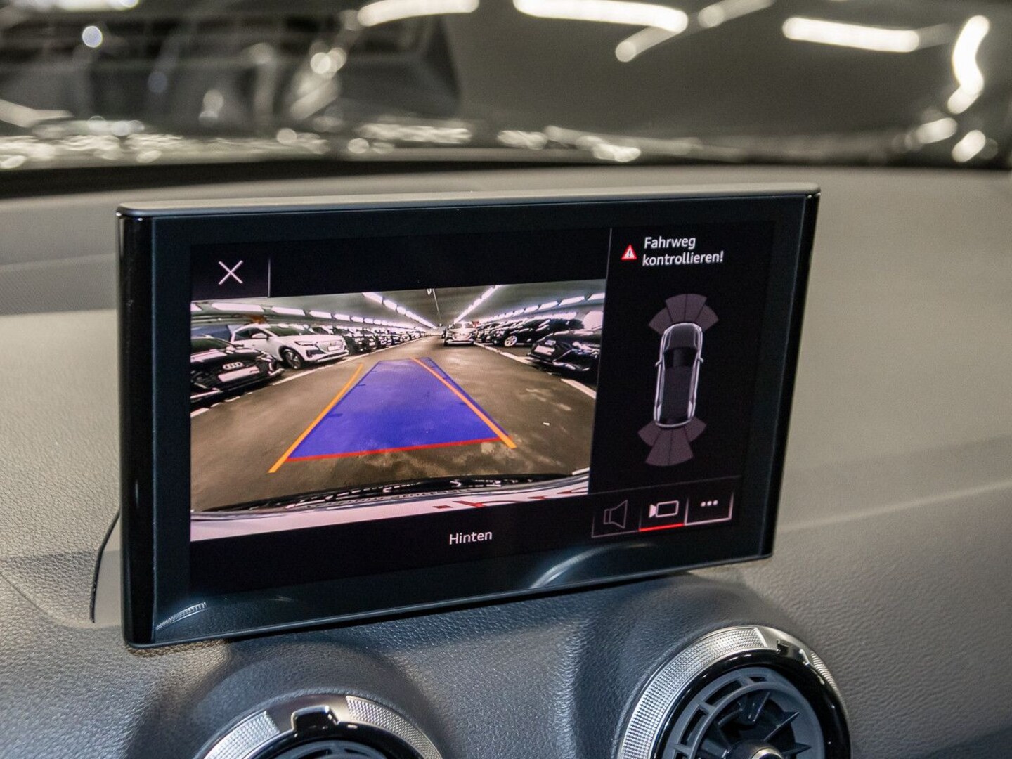 Bild über Audi Q2 advanced 35 TDI S tronic - für weitere Informationen kontaktieren Sie den Audi Partner