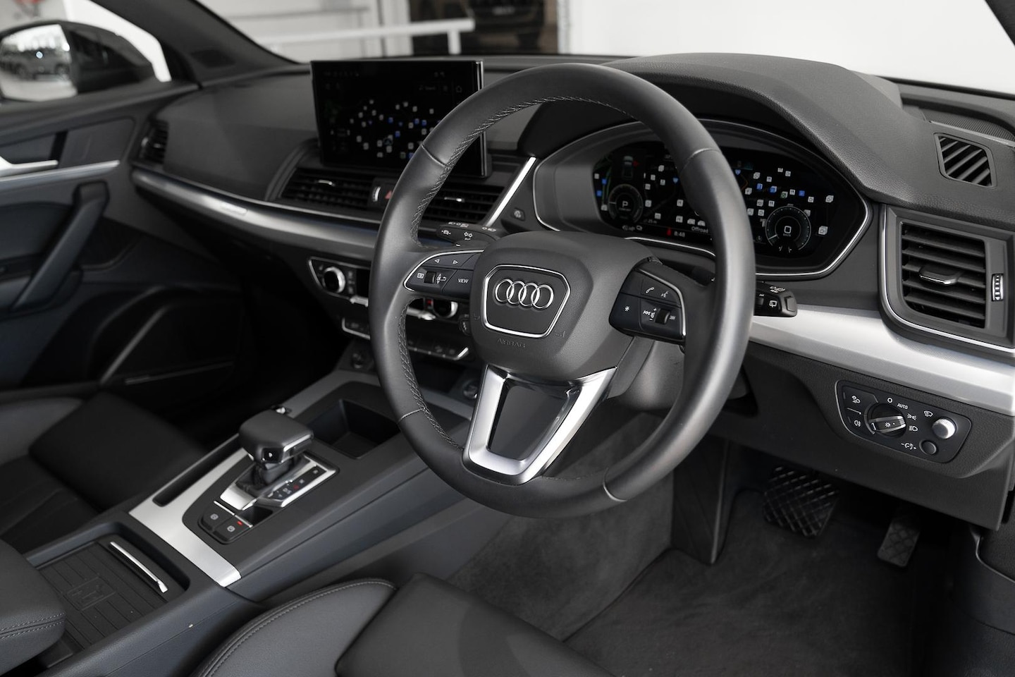 Image about Audi Q5 TFSI e S line 55 TFSI e quattro S tronic
