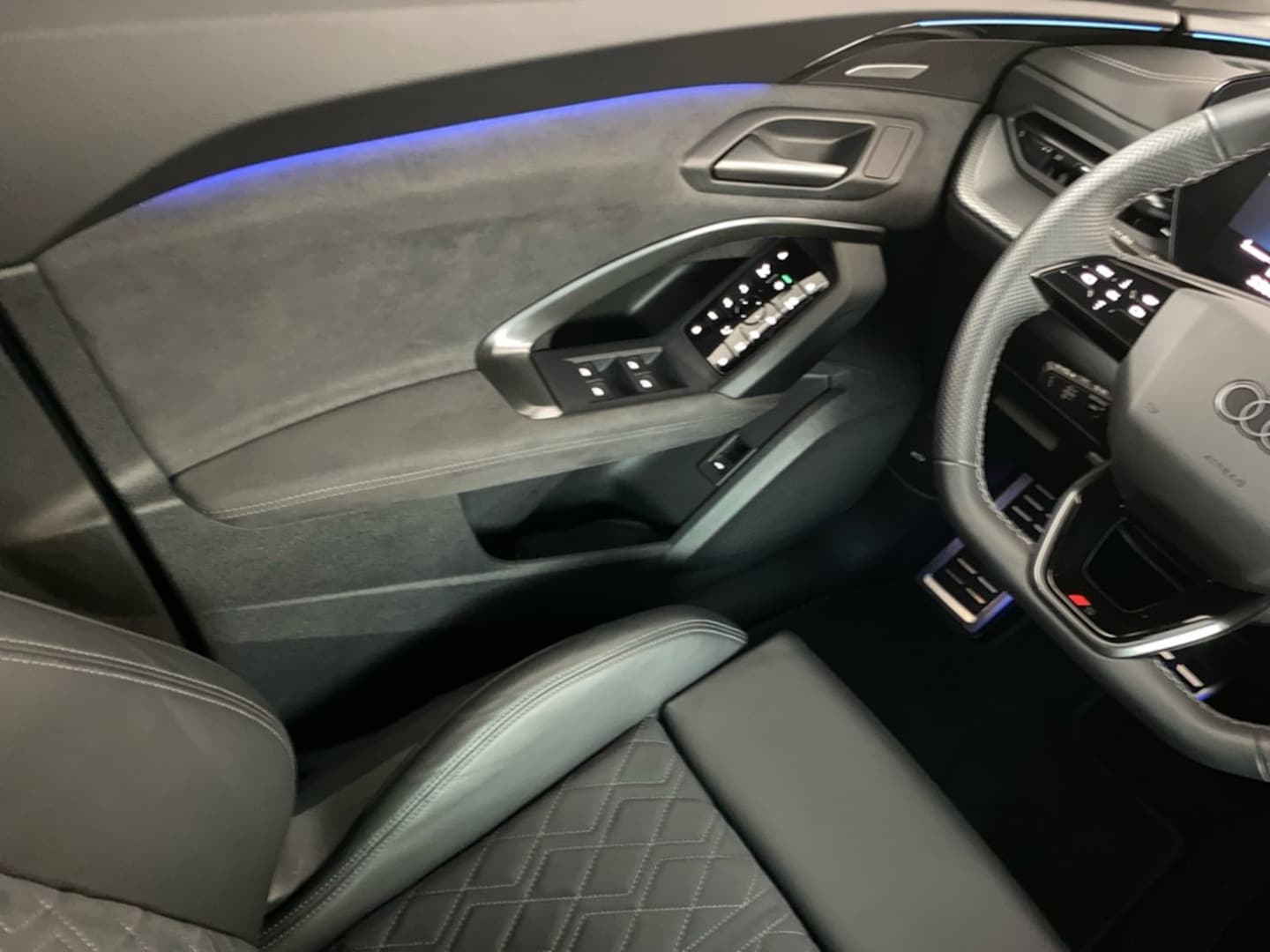 Bild über Audi Q5 SUV TFSI quattro 150 kW S tronic - für weitere Informationen kontaktieren Sie den Audi Partner