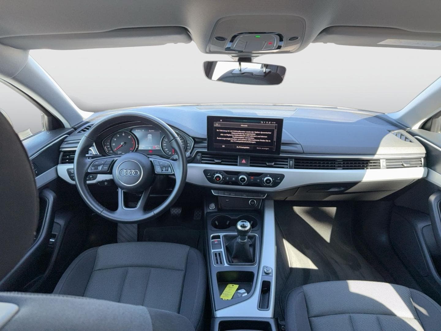 Bild über Audi A4 Avant advanced 35 TFSI Schaltgetriebe - für weitere Informationen kontaktieren Sie den Audi Partner