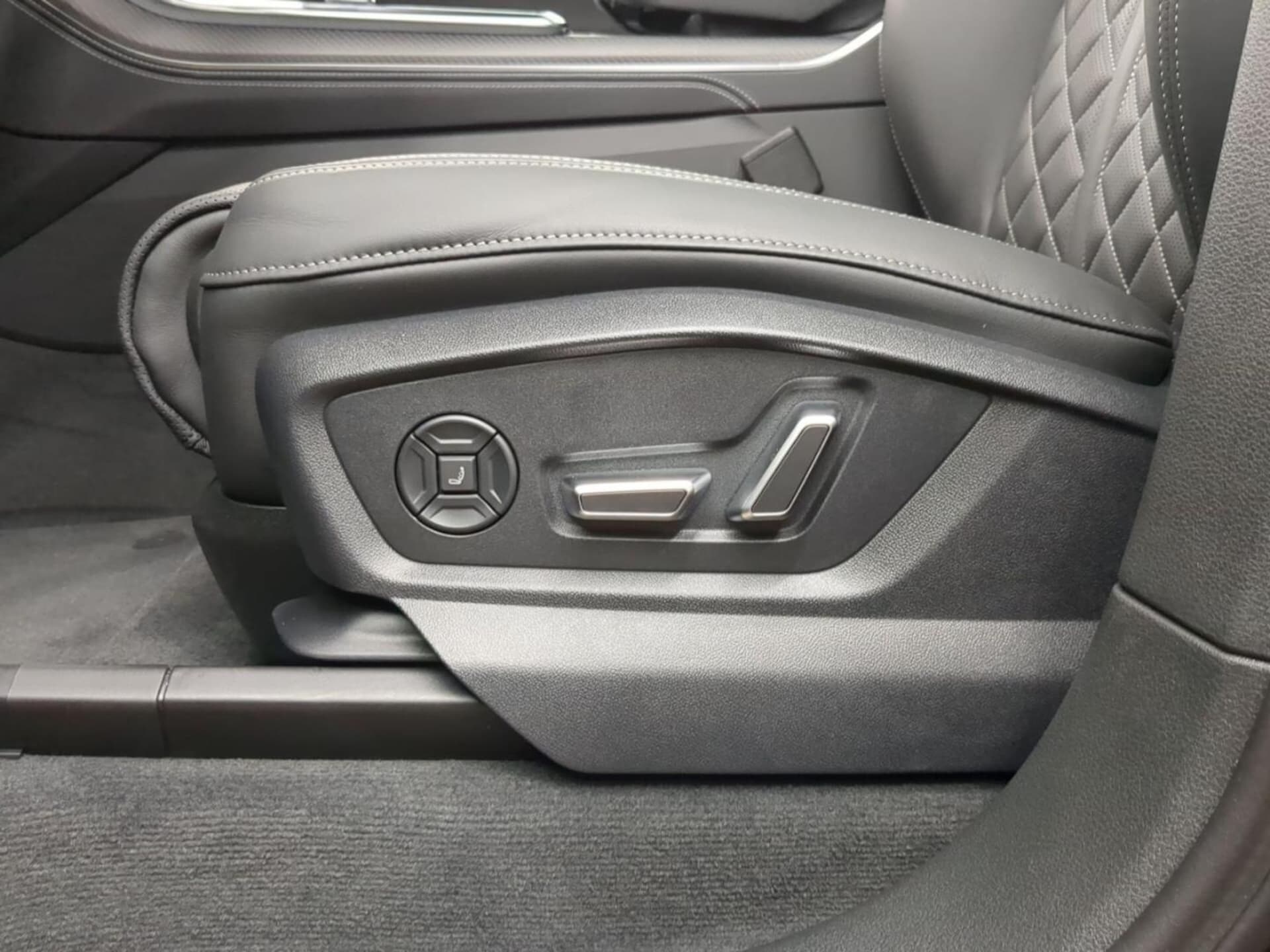 Audi Q7 SUV TFSI e S line