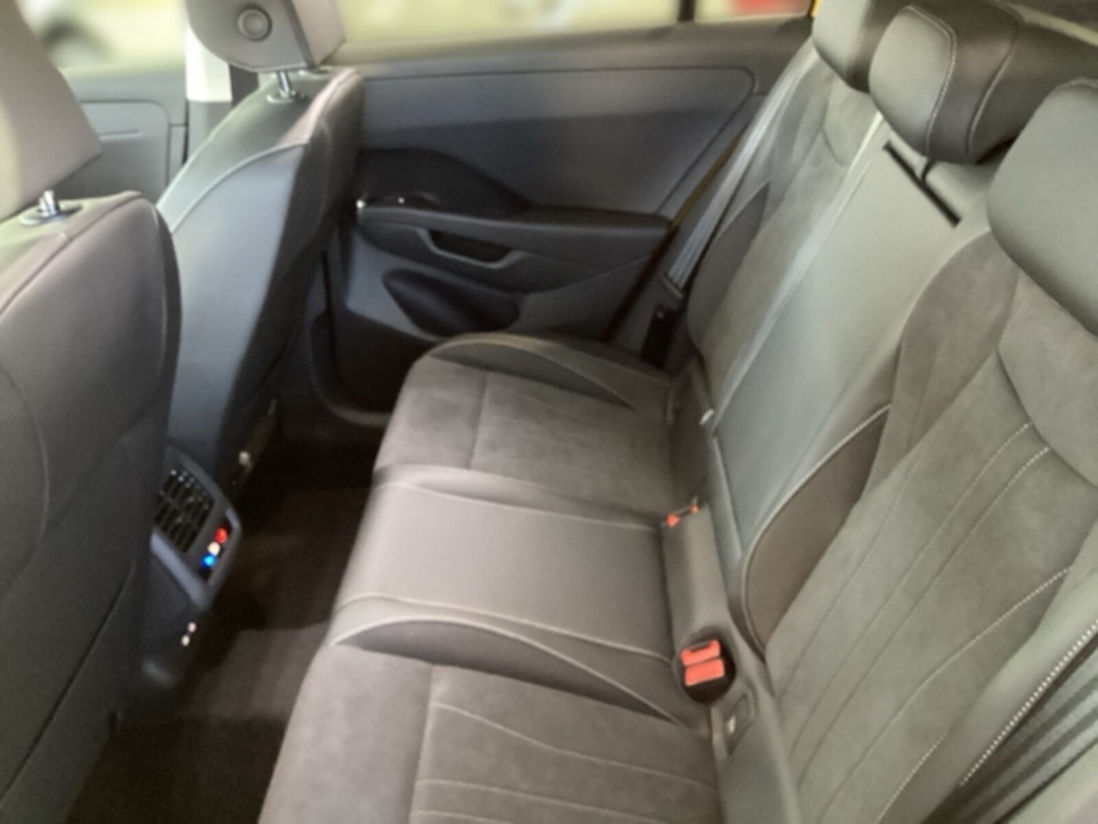 Volkswagen T-Roc – Bild 12