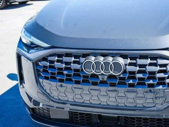 2025 Audi Q5 Prestige - Photo 9
