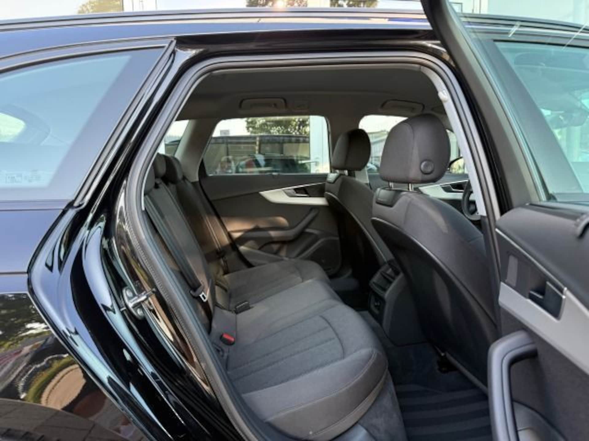 Audi A4 Avant S line