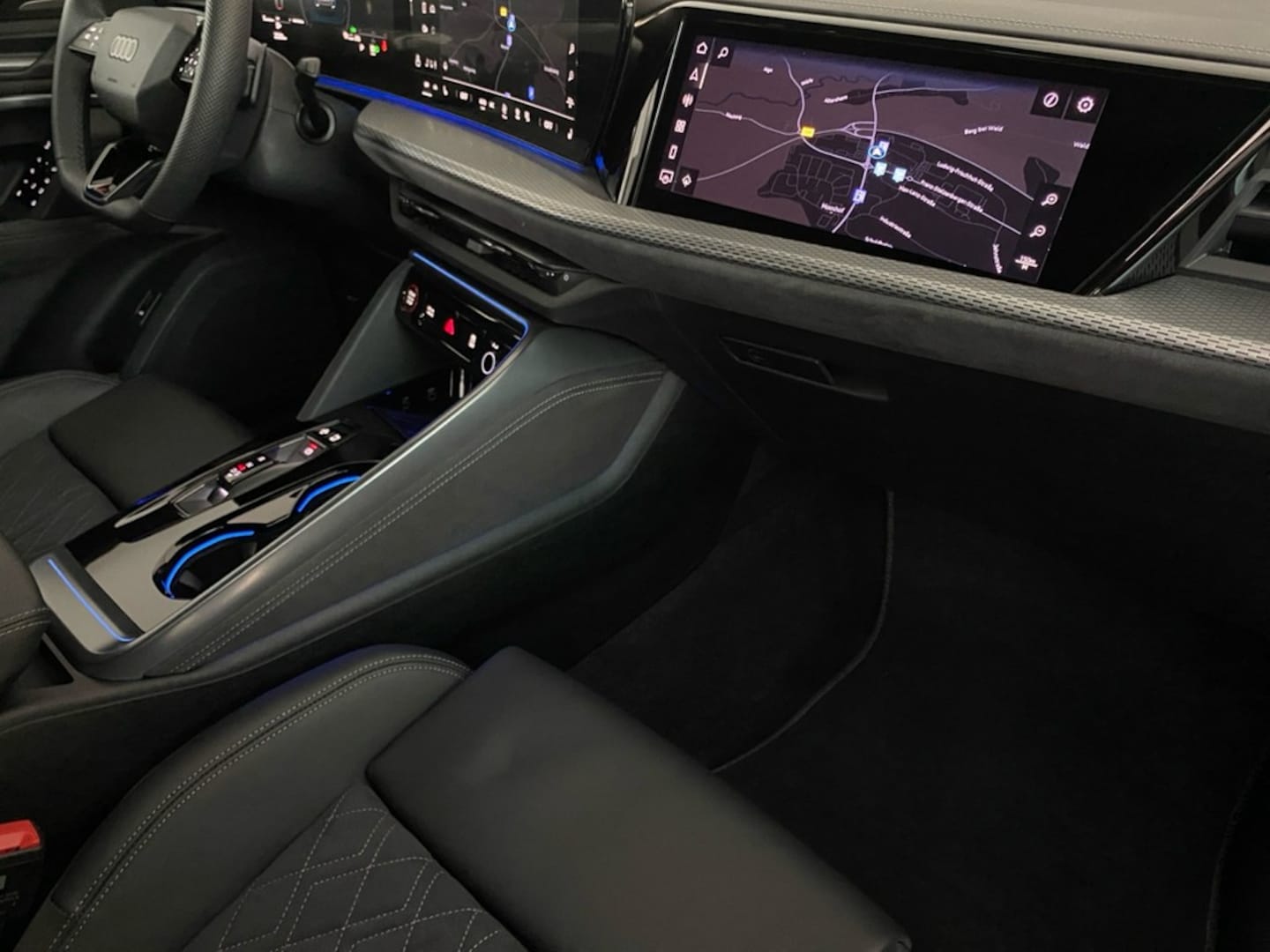 Bild über Audi Q5 SUV TFSI quattro 150 kW S tronic - für weitere Informationen kontaktieren Sie den Audi Partner