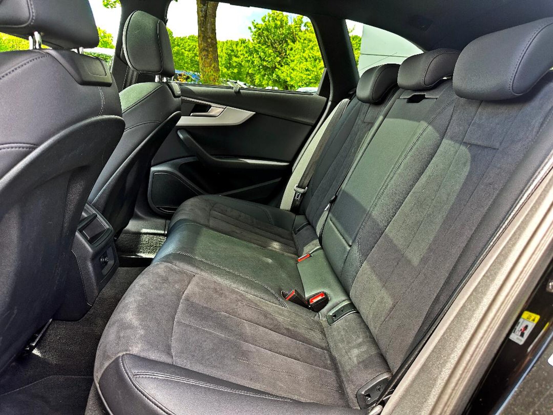 Audi A4 Avant S line