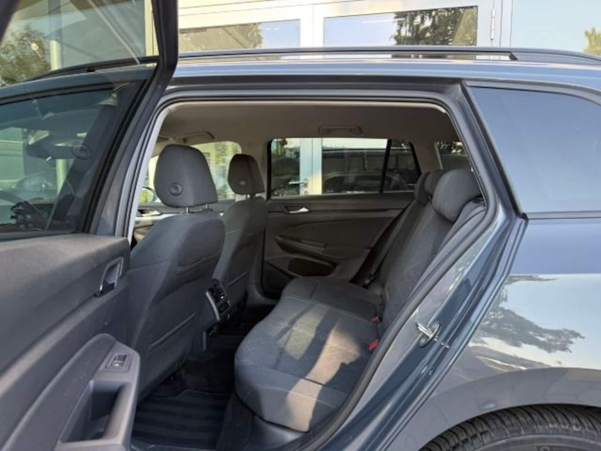 Volkswagen Golf Variant Life