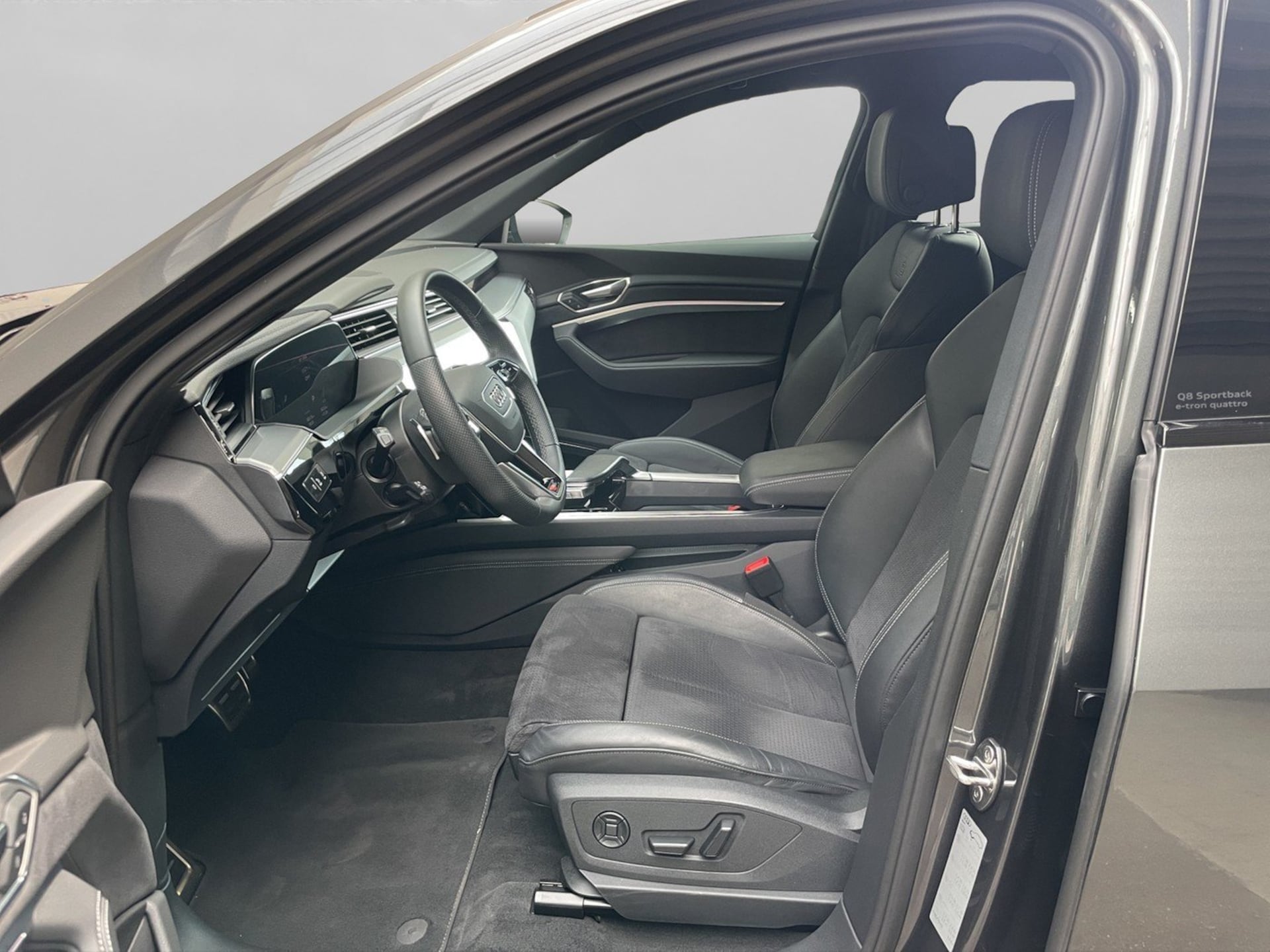 Audi Q8 Sportback e-tron S line
