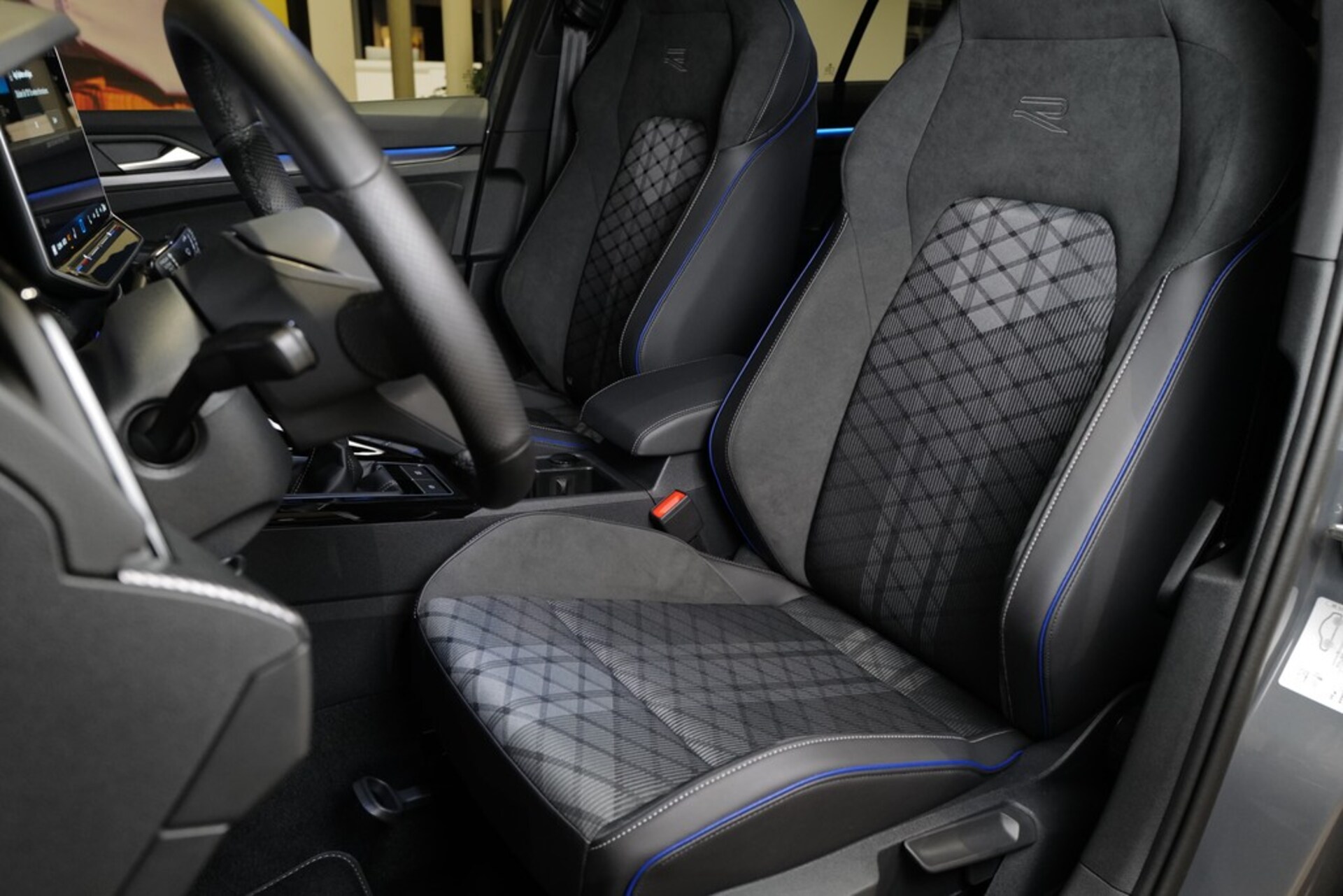 Volkswagen Golf R-Line