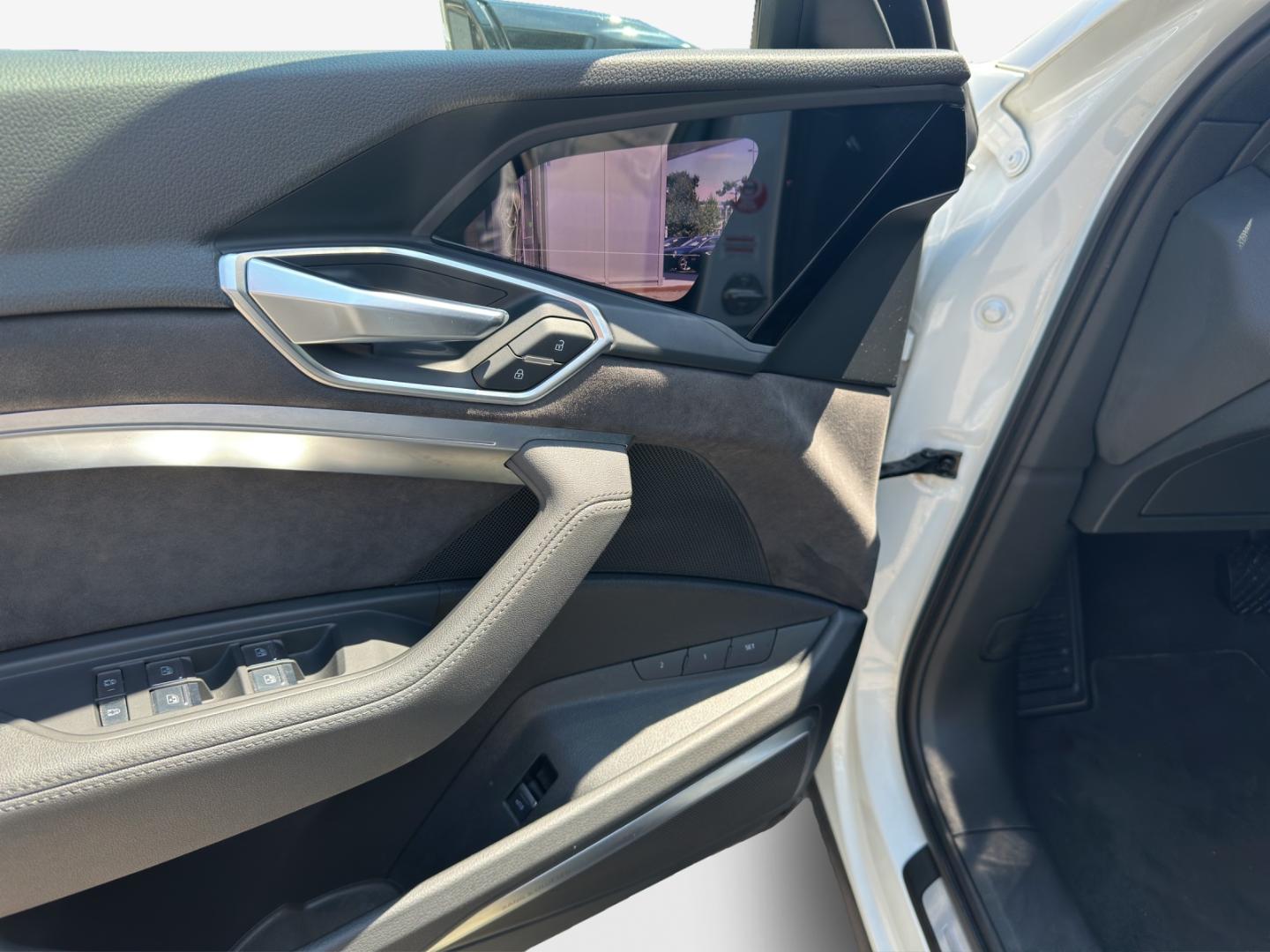 Image about Audi e-tron advanced 55 quattro 300,00 kW