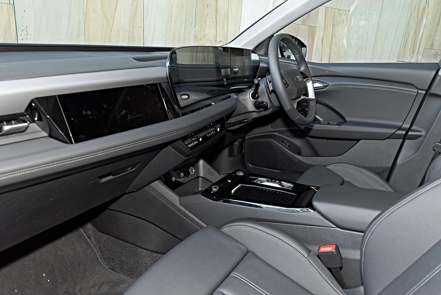 Image about Audi Q6 SUV e-tron e-tron