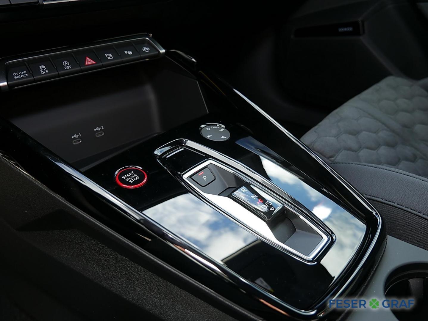 Image about Audi RS 3 Limousine TFSI quattro S tronic