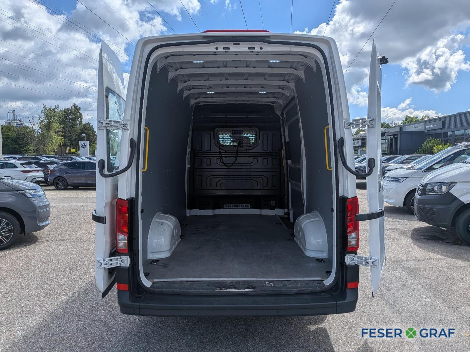 Volkswagen Crafter Kasten mittlerer Radstand – Bild 12