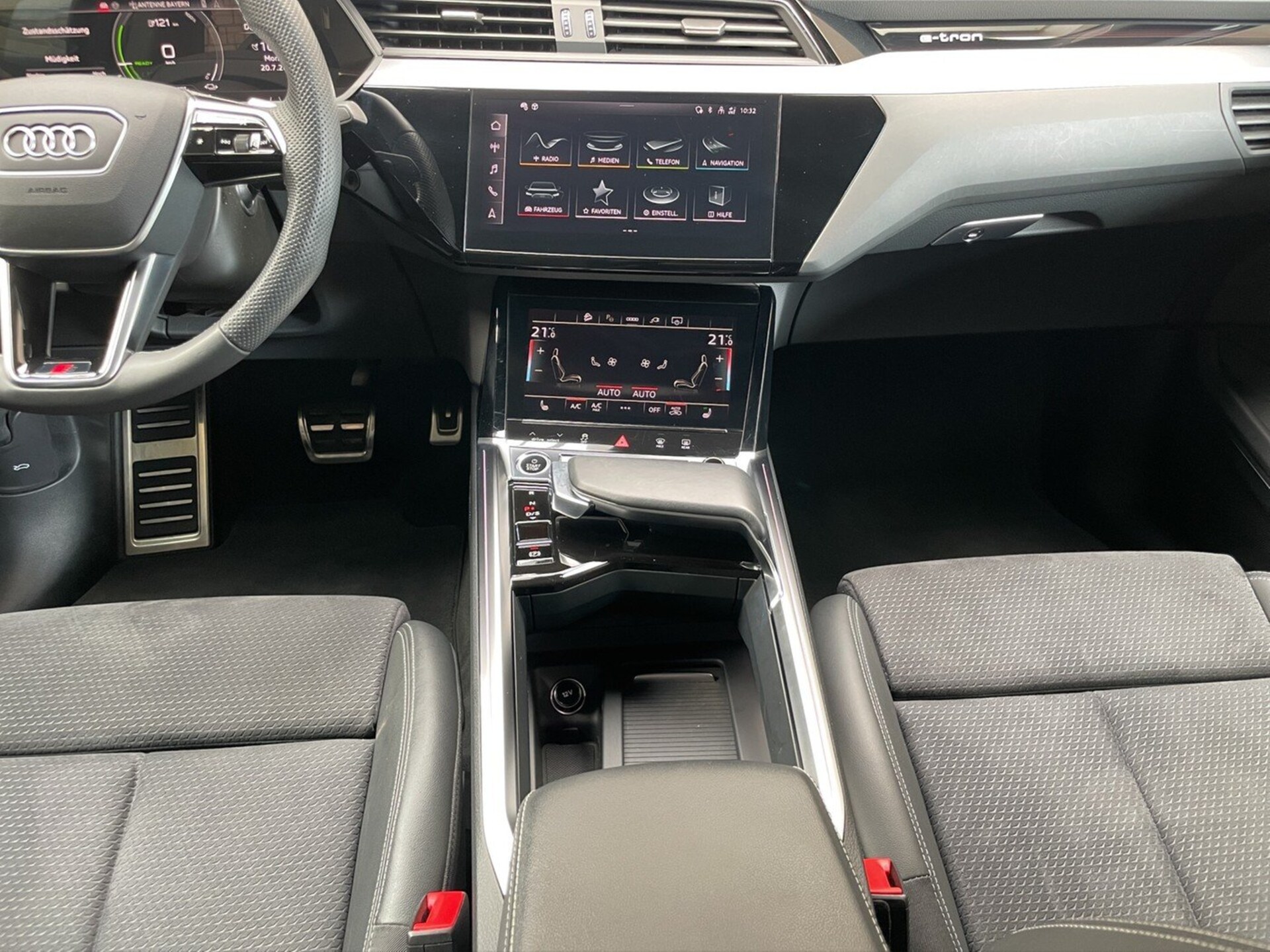 Audi Q8 Sportback e-tron S line